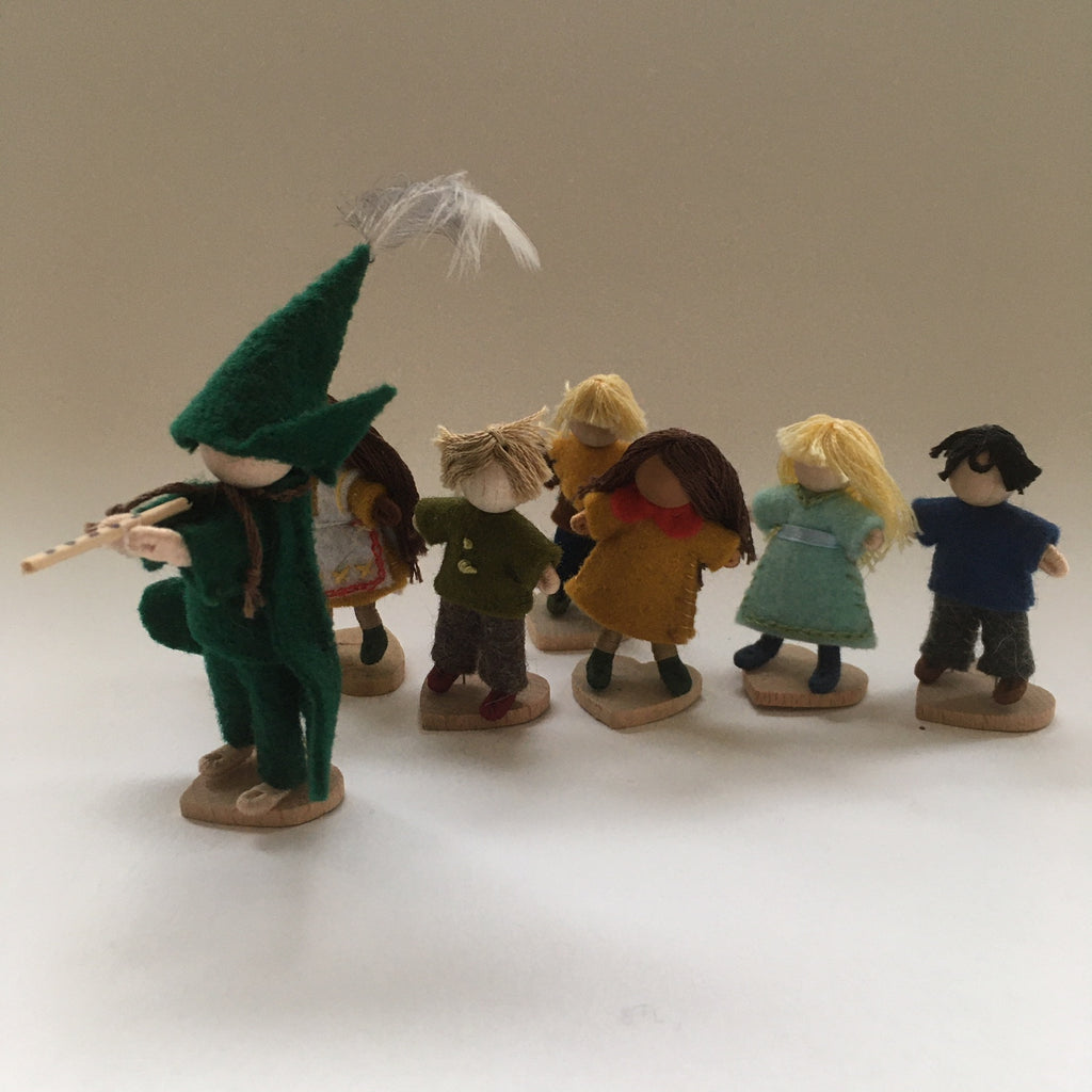 Pide Piper and 8 Hamelin Children